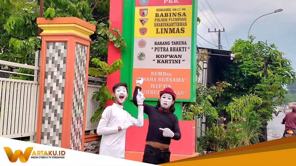 Pantomim dan Manusia Silver Jadi Magnet Gerilya Baca Ala Rumah Baca Pemuda Bergerak Plumpang 1 Pantomim Dan Manusia Silver Jadi Magnet Gerilya Baca Ala Rumah Baca Pemuda Bergerak Plumpang 1