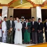 Bersatu Bersama Warga Bupati Bojonegoro Tunaikan Shalat Idul Fitri Di Masjid Baabus Shofa