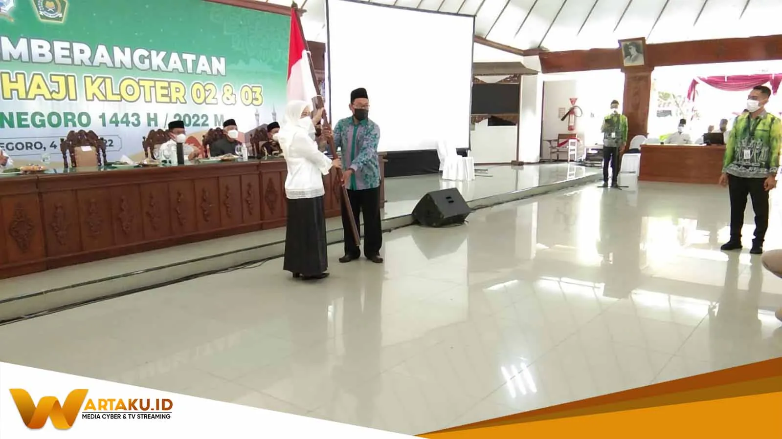 Bupati Bojonegoro Pimpin Upacara Pemberangkatan Jamaah Haji 1