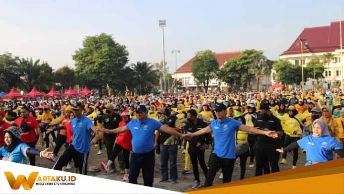 Bupati Senam Bersih Narkoba Bersama BNNK di Alon Alon Tuban Bupati Senam Bersih Narkoba Bersama BNNK Di Alon Alon Tuban