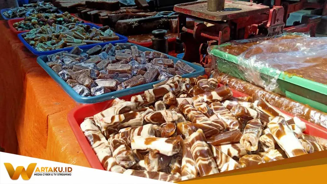 Cari Peruntungan Momen Keberangkatan Haji, Penjual Jenang Demak Berbondong-Bondong Datang Ke Bojonegoro 1 Cari Peruntungan Momen Keberangkatan Haji Penjual Jenang Demak Berbondong Bondong Datang Ke Bojonegoro 1