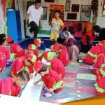 Kunjungi Pemuda Bergerak Foundation, Siswa RA Salafiyah Mahbubiyah Membatik Dengan Teknik Malam Dingin Kunjungi Pemuda Bergerak Foundation Siswa RA Salafiyah Mahbubiyah Membatik Dengan Teknik Malam Dingin