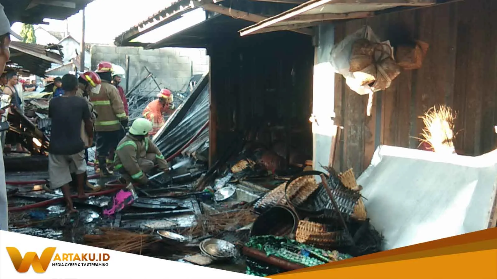 Pasar Bungkal Terbakar, Api Cepat Membesar Disebabkan Banyak Dagangan Berbahan Plastik 1 Pasar Bungkal Terbakar Api Cepat Membesar Disebabkan Banyak Dagangan Berbahan Plastik 1