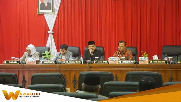 Bupati Anna Dan DPRD Bojonegoro Bahas Raperda Dana Abadi Pendidikan Berkelanjuan Di Sidang Paripurna