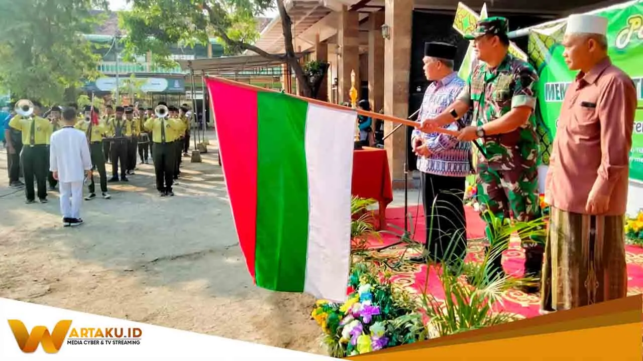 Dandim Bojonegoro Berangkatkan Ribuan Peserta Pawai Taaruf Santri Ponpes Al Rosyid