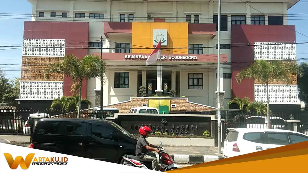 Setelah 13 Saksi, Hari Ini Kades Deling Diperiksa Kejari Bojonegoro Setelah 13 Saksi Hari Ini Kades Deling Diperiksa Kejari Bojonegoro