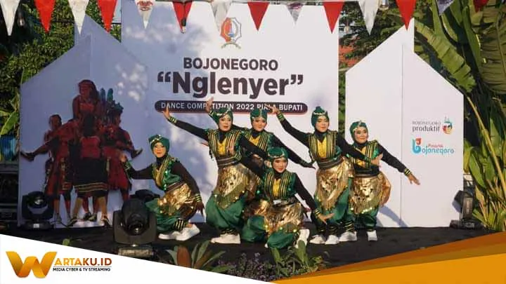 9 Tim Peserta Meriahkan Bojonegoro Nglenyer Dance Competition Sesi Pertama 9 Tim Peserta Meriahkan Bojonegoro Nglenyer Dance Competition Sesi Pertama