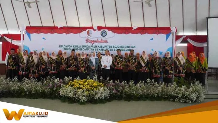 Ajak Lindungi Anak, Bupati Bojonegoro Kukuhkan Pokja Bunda PAUD Tingkat Kabupaten dan Kecamatan Ajak Lindungi Anak Bupati Bojonegoro Kukuhkan Pokja Bunda PAUD Tingkat Kabupaten Dan Kecamatan