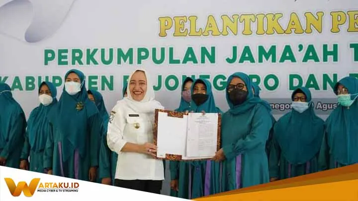 Bupati Anna Lantik Pengurus Perkumpulan Jamaah Tahlil Perempuan Bojonegoro
