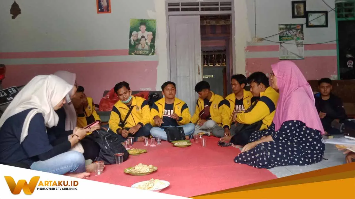 Kelompok 01 KKN T Universitas Bojonegoro Berikan Pendampingan Pemasaran Digital Dan Pengurusan Legalitas Merk Kepada UMKM Sitimewa 1