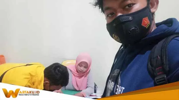 Kelompok 01 KKN T Universitas Bojonegoro Berikan Pendampingan Pemasaran Digital Dan Pengurusan Legalitas Merk Kepada UMKM Sitimewa 3