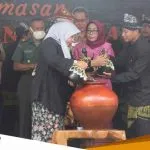 Lestarikan Adat Istiadat Disbudpar Bojonegoro Gelar Jamasan Waranggana