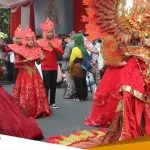 Meriahnya Pawai Pesona Budaya Bojonegoro Bentuk Pengenalan Budaya Lokal 1
