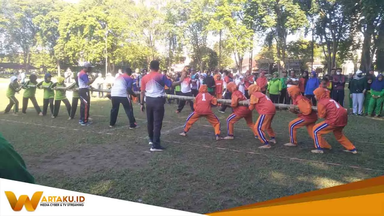 Rayakan Kemerdekaan RI Sejumlah Siswa Ikuti Lomba Tradisional 1