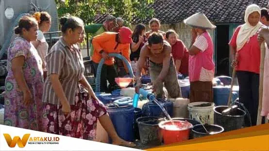 Selama Agustus, BPBD Bojonegoro Droping Air Bersih di Tiga Desa Selama Agustus BPBD Bojonegoro Droping Air Bersih Di Tiga Desa