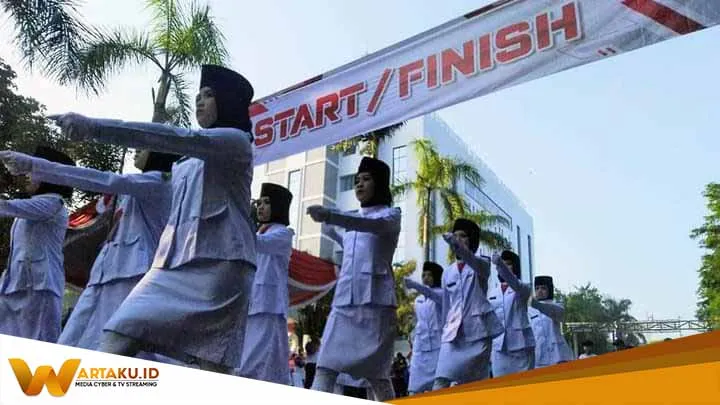 Semarak Gerak Jalan Siswa SD MI Sejauh 8 Km Di Bojonegoro Tumbuhkan Cinta Tanah Air
