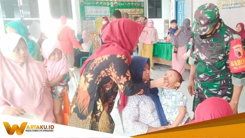 Sukseskan Program BIAN Babinsa Kodim Bojonegoro Lakukan Pendampingan Giat Imunisasi Anak Balita
