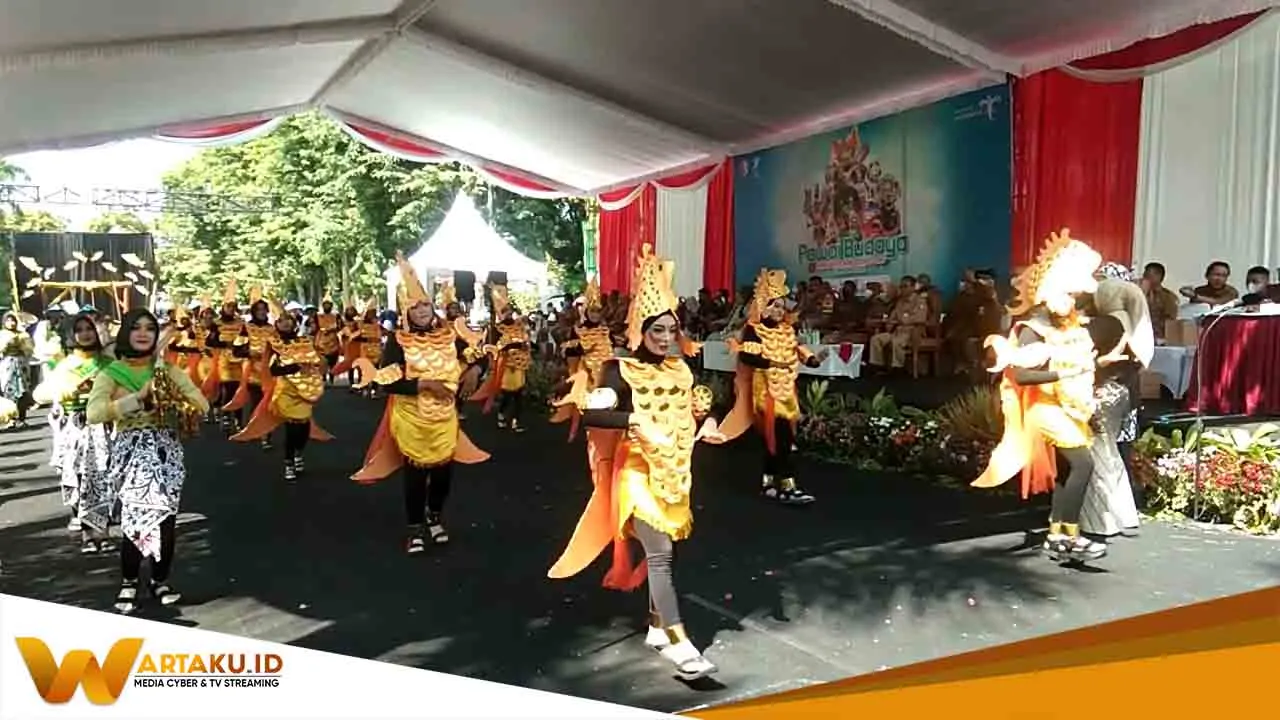 Tradisi 'Munggut Iwak' Khas Orang Pinggiran, Diangkat Dalam Pawai Budaya Bojonegoro 2 Tradisi Munggut Iwak Khas Orang Pinggiran Diangkat Dalam Pawai Budaya Bojonegoro 2