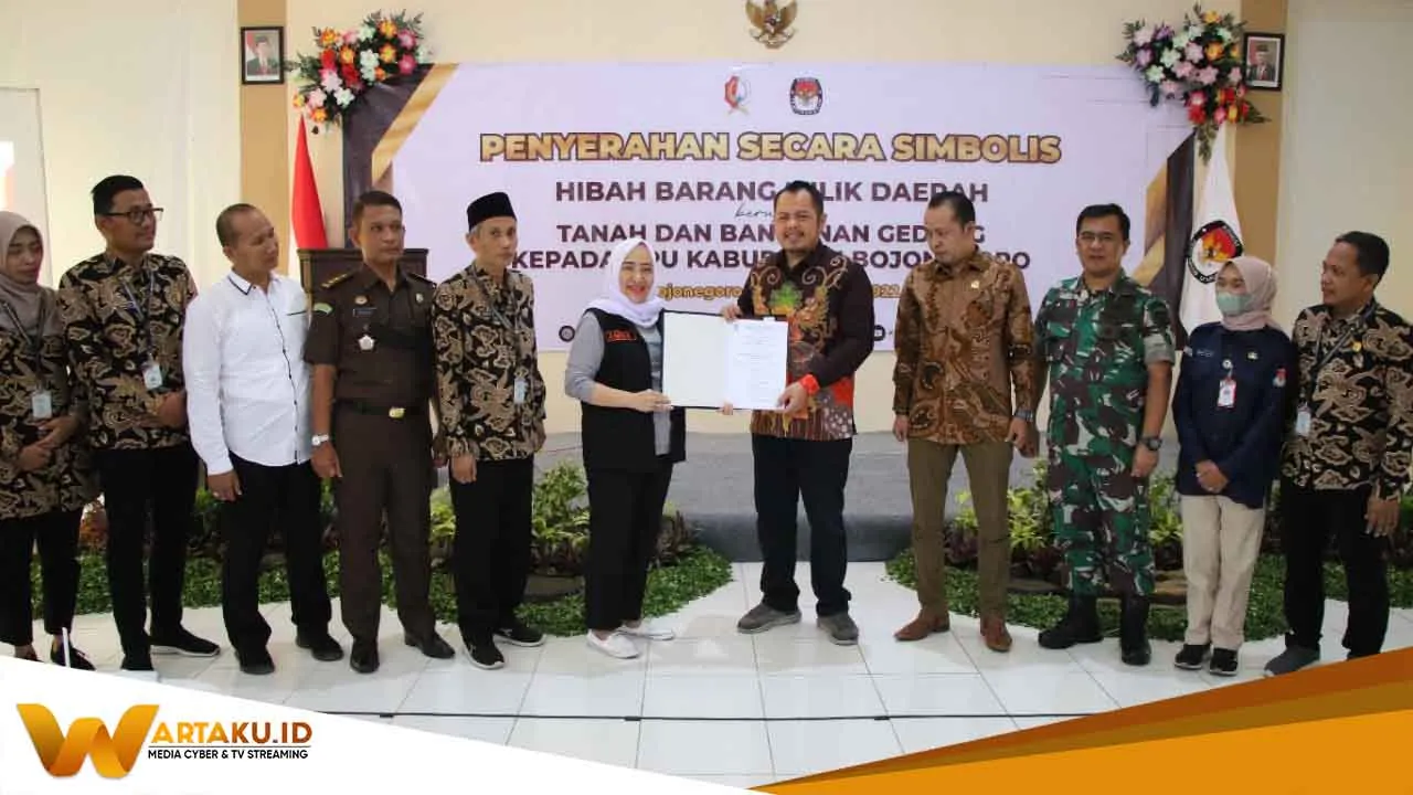 Bupati Bojonegoro Hibahkan Aset Tanah dan Gedung Bangunan Kepada KPU Kab. Bojonegoro Bupati Bojonegoro Hibahkan Aset Tanah Dan Gedung Bangunan Kepada KPU Kab. Bojonegoro