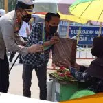Gandeng Mahasiswa Polres Bojonegoro Gelar Baksos Pasca Kenaikan Harga BBM