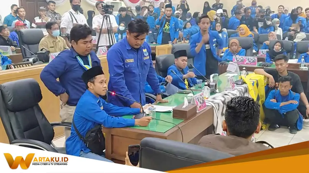 Kericuhan Warnai Aksi Demo Mahasiswa PMII Tolak Kenaikan Harga BBM 2