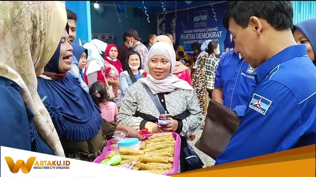 Pedagang Lumpia Asal Lamongan Di Borong Saat Acara HUT Demokrat Ke 21 di Bojonegoro 1 Pedagang Lumpia Asal Lamongan Di Borong Saat Acara HUT Demokrat Ke 21 Di Bojonegoro 1