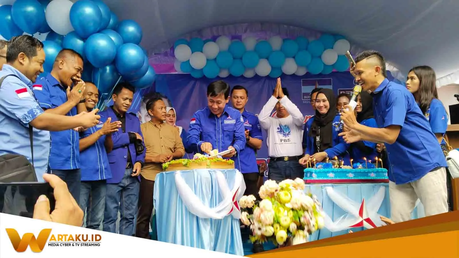 Pedagang Lumpia Asal Lamongan Di Borong Saat Acara HUT Demokrat Ke 21 Di Bojonegoro 2