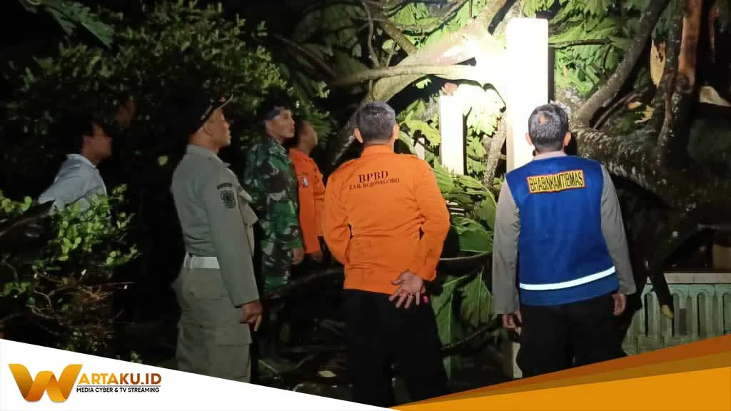 Tiga Rumah Milik Warga Kanor Alami Kerusakan Akibat Hujan Disertai Angin Kencang 2