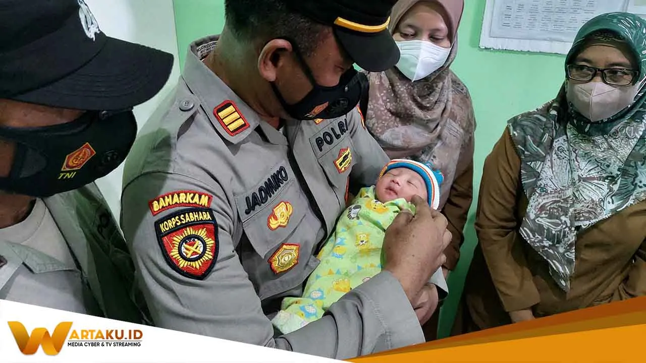 Warga Dander Temukan Bayi Perempuan Di Bawah Pohon Kelor 1
