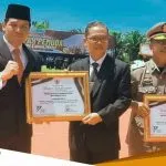 Bojonegoro Raih Penghargaan Penyelenggara Terbaik Kirab Pataka Dari Gubernur Jatim