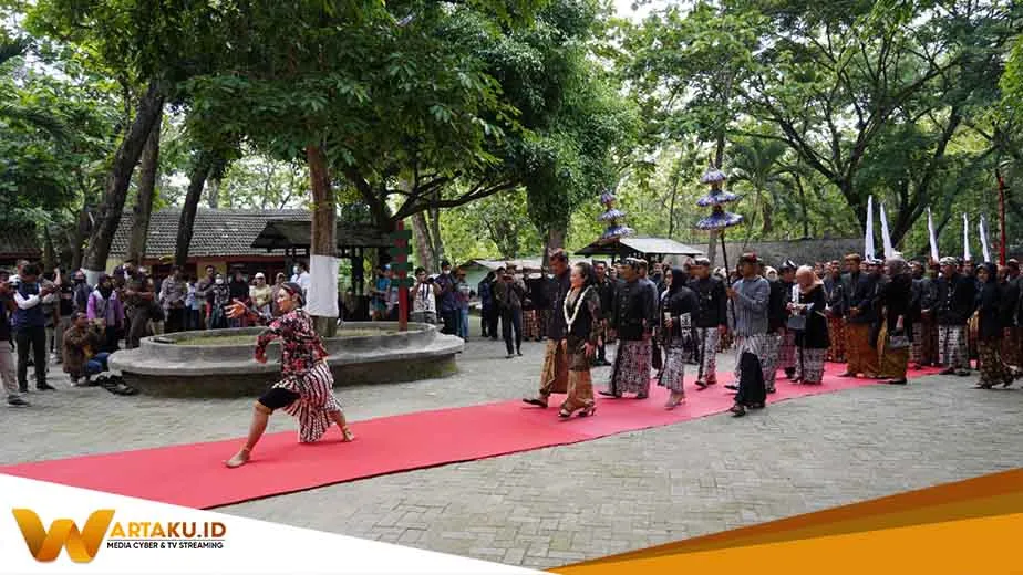 Bupati Bojonegoro Pimpin Kirab Api Abadi 2 Bupati Bojonegoro Pimpin Kirab Api Abadi 2