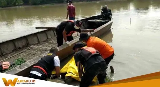 Sosok Mayat Tanpa Identitas Ditemukan Terapung Di Bengawan Solo