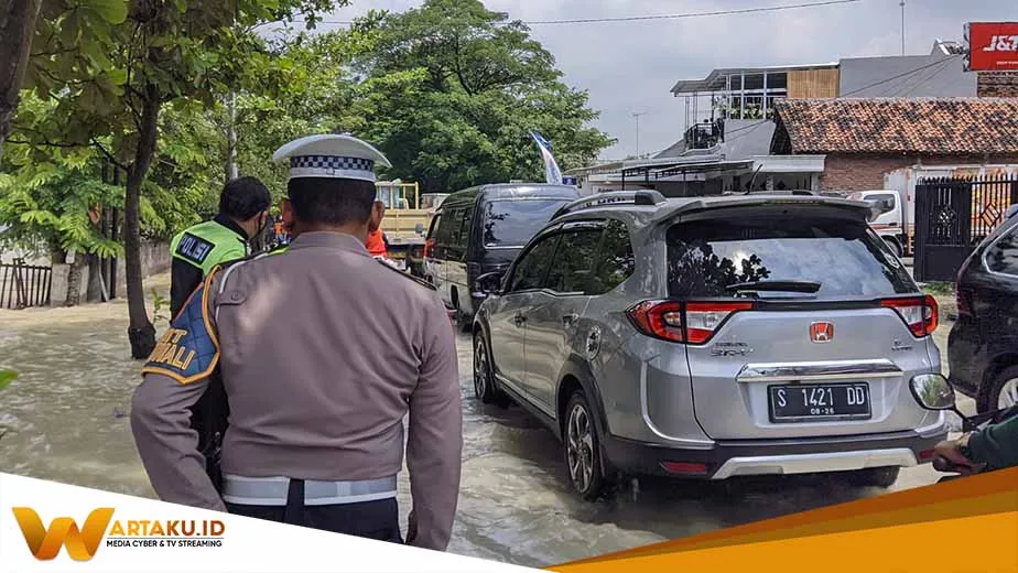 Akibat Luapan Waduk Pacal, Sejumlah Desa Dan Jalan Nasional Di Bojonegoro Terendam Banjir 1 Akibat Luapan Waduk Pacal Sejumlah Desa Dan Jalan Nasional Di Bojonegoro Terendam Banjir 1