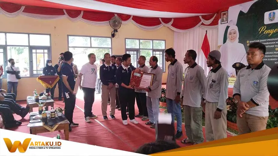 Bagikan Peralatan Pertanian Wujud Perhatian Pemprov Terhadap Kelompok Tani Di Bojonegoro 1