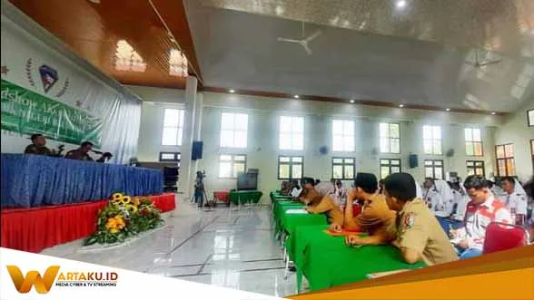 Bupati Anna Dorong Siswa SMKN Se Bojonegoro Terus Berinovasi Ciptakan Alat