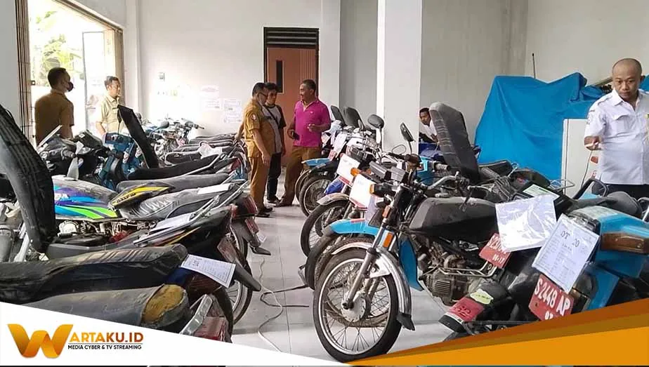 Sebanyak 40 Unit Kendaraan Dinas Dilelang Pada Tahap Pertama 1