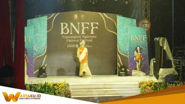 Bojonegoro Nglenyer Fashion Festival Zona 2 Berlangsung Penuh Semangat Bojonegoro Nglenyer Fashion Festival Zona 2 Berlangsung Penuh Semangat