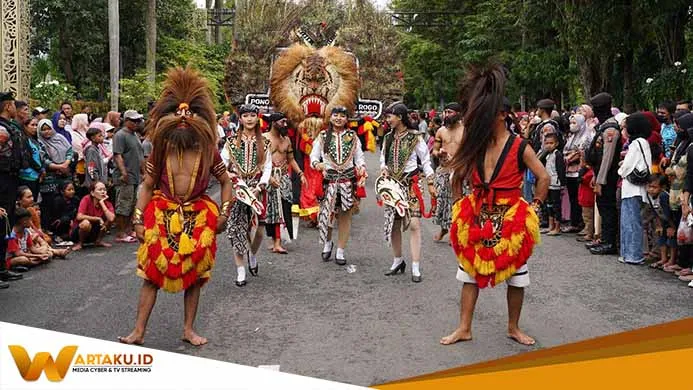 Penghujung Tahun 2022, Parade Reog Jaranan Tampil Atraktif Hibur Warga Bojonegoro 2 Penghujung Tahun 2022 Parade Reog Jaranan Tampil Atraktif Hibur Warga Bojonegoro 2