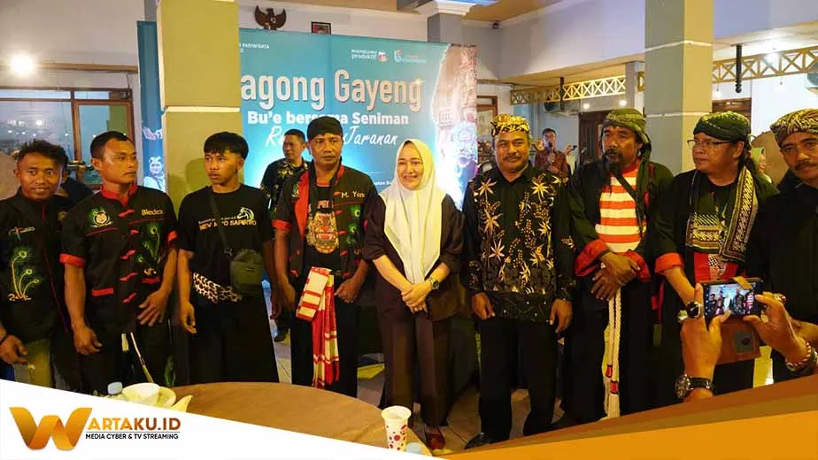 Bupati Bojonegoro Ajak Jagong Bareng Seniman Reog dan Jaranan 1 Bupati Bojonegoro Ajak Jagong Bareng Seniman Reog Dan Jaranan 1