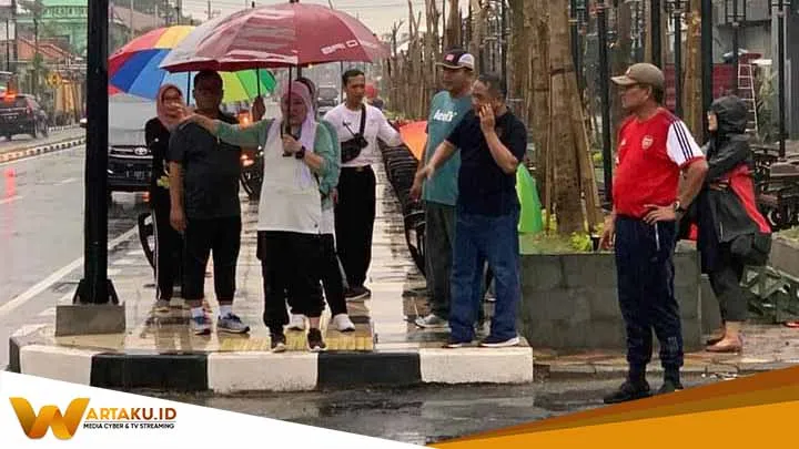 Bupati Bojonegoro Sidak Pembangunan Kawasan Eks Tanggul MH Thamrin Yang Makin Cantik Bupati Bojonegoro Sidak Pembangunan Kawasan Eks Tanggul MH Thamrin Yang Makin Cantik