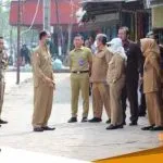 Dismbut Antusias Pedagang Bupati Bojonegoro Sidak Kebersihan Pasar