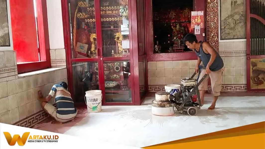 Jelang Perayaan Imlek Klenteng Hok Swie Bio Lakukan Perbaikan Hingga Pemasangan Lampion 2
