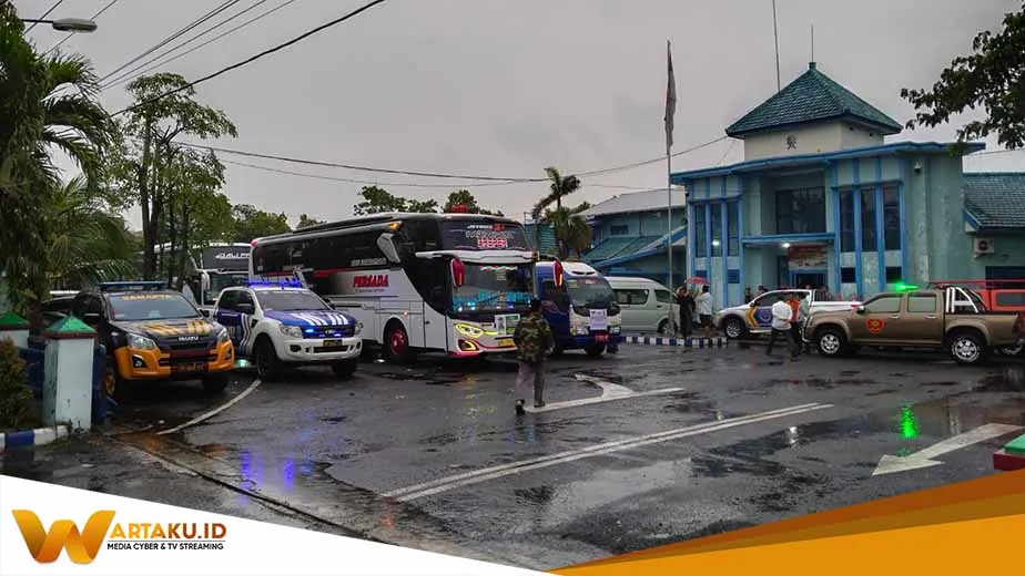 Ratusan armada yang berisi ribuan jamaah Nu Bojonegoro berangkat ke Delta Sidoarjo 1 Ratusan Armada Yang Berisi Ribuan Jamaah Nu Bojonegoro Berangkat Ke Delta Sidoarjo 1