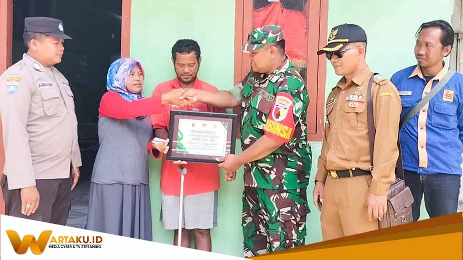 Gunakan Uang Pribadi, Babinsa Kodim Bojonegoro Bantu Warga Pasang Listrik Gratis Gunakan Uang Pribadi Babinsa Kodim Bojonegoro Bantu Warga Pasang Listrik Gratis