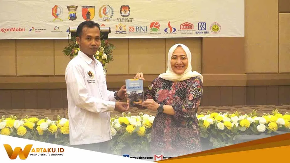 PWI Bojonegoro Gelar Malam Anugrah Award Dan Launching Buku Di Puncak Peringatan HPN 2023 2