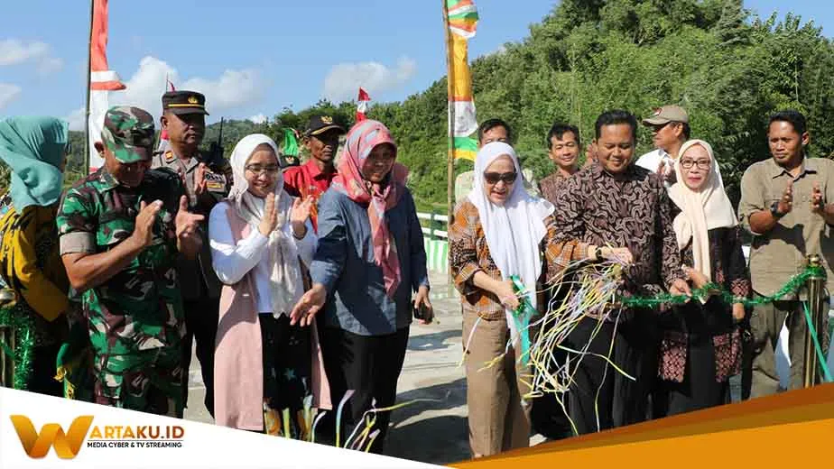Senyum Bahagia Warga Empat Jembatan Soko Temayang Diresmikan Bupati Anna 1