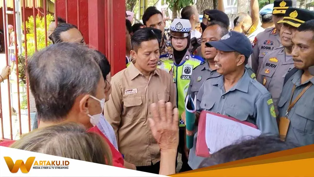 Umat Klenteng Hok Swie Bio Tolak Eksekusi Yang Di Lakukan Oleh Pengadilan Negeri Bojonegoro 2