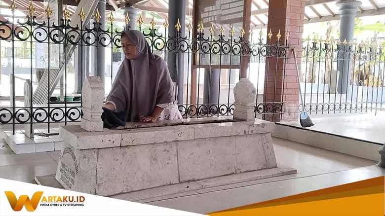 Ziarah Makam Kanjeng Soemantri Tokoh Penyebar Agama Islam Juga Bupati Bojonegoro Ke 21 1