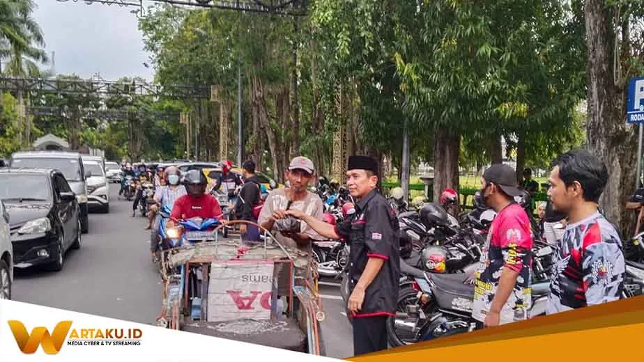 Club Pecinta Otomotif Bojonegoro Bagi 1.000 Takjil 1