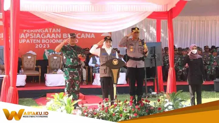 Bupati Bojonegoro Pimpin Apel Hari Kesiapsiagaan Kurangi Resiko Bencana Bupati Bojonegoro Pimpin Apel Hari Kesiapsiagaan Kurangi Resiko Bencana